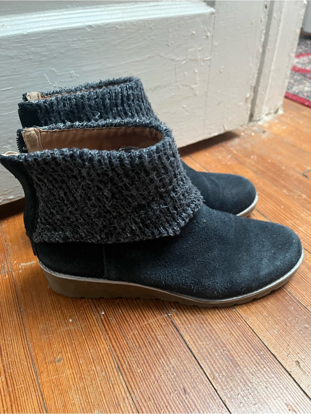 Adrienne Vittadini Blue Suede Ankle Boots with Knit Cuff 8.5